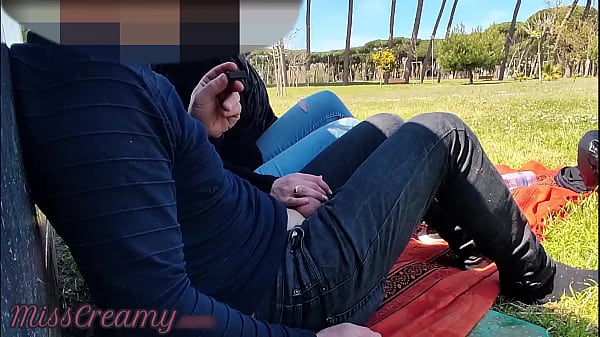 Exhibitionist Amateur MILF in a Risky Public Park Encounter